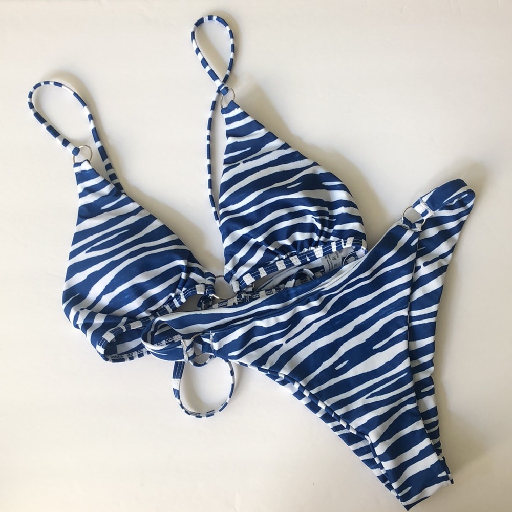 SHEIN Blue and White Print High Cut Cheeky Bikini in Size Large
